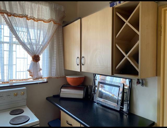 2 BEDROOM APARTMENT FOR SALE IN VANDERBIJLPARK CW 3